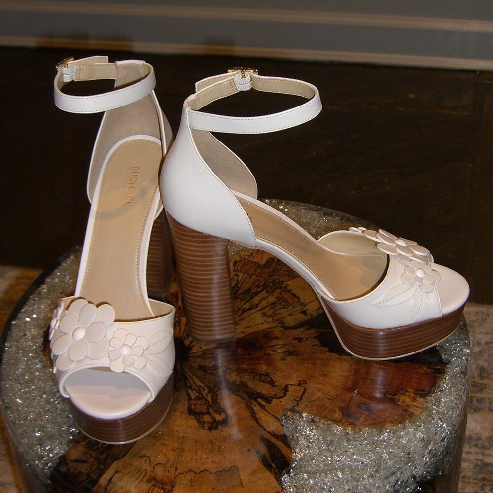NIB MICHAEL KORS WHITE FLORAL PLATFORM HEELS SANDALS SHOES 7.5M
